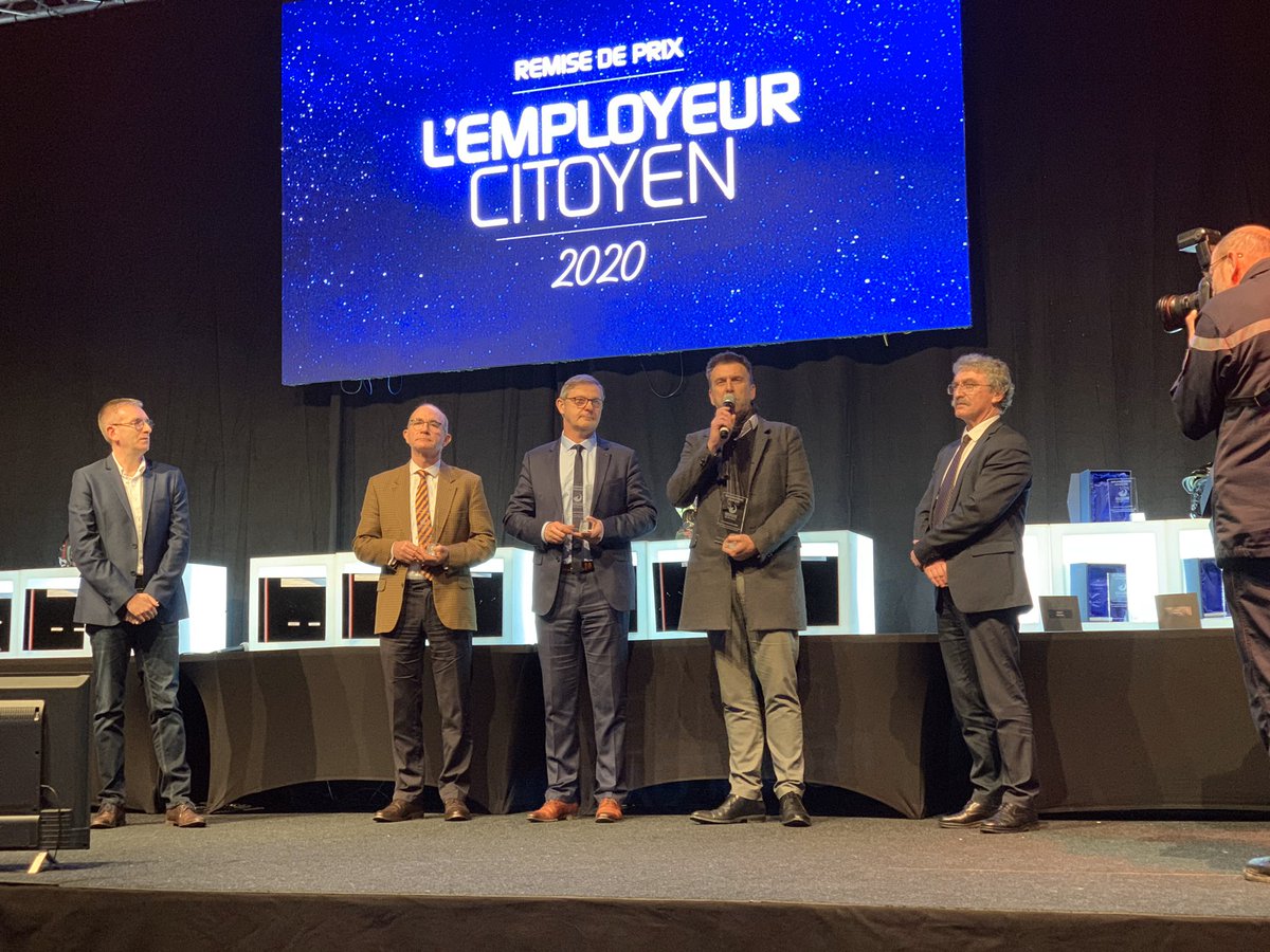 SDIS35officiel's tweet photo. 🔸Ce soir, 6 employeurs qui soutiennent le volontariat reçoivent le Prix de l’Employeur Citoyen 2020 ! Bravo aux communes d’Irodouër, Mordelles, Cancale, à Bridor, Saviel France et Securitas !👏👏👏
#mordelles #cancale #irodouër @SecuritasFrance #saviel @Bridor_FR https://t.co/XiiWwk8AHH