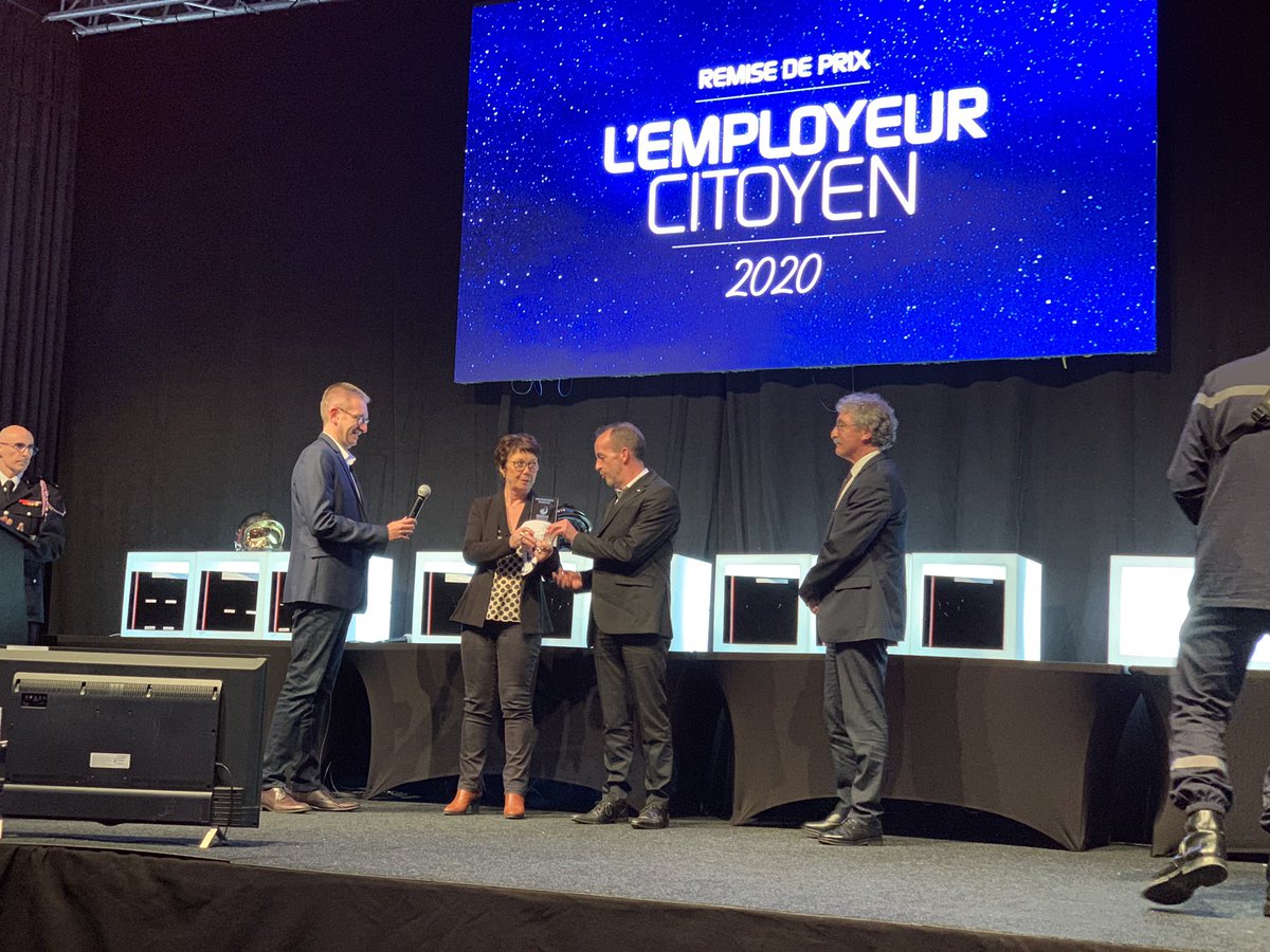 SDIS35officiel's tweet photo. 🔸Ce soir, 6 employeurs qui soutiennent le volontariat reçoivent le Prix de l’Employeur Citoyen 2020 ! Bravo aux communes d’Irodouër, Mordelles, Cancale, à Bridor, Saviel France et Securitas !👏👏👏
#mordelles #cancale #irodouër @SecuritasFrance #saviel @Bridor_FR https://t.co/XiiWwk8AHH