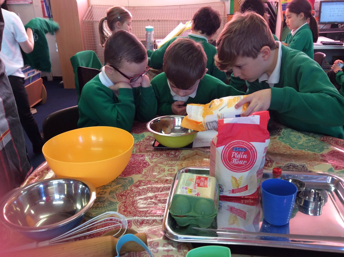 cwp_teifi's tweet photo. Lovely Litres did an amazing job of weighing, mixing, stirring, whisking, measuring, rolling and cutting. #autheticlearning @cwprimary https://t.co/3ELnMGHa5J