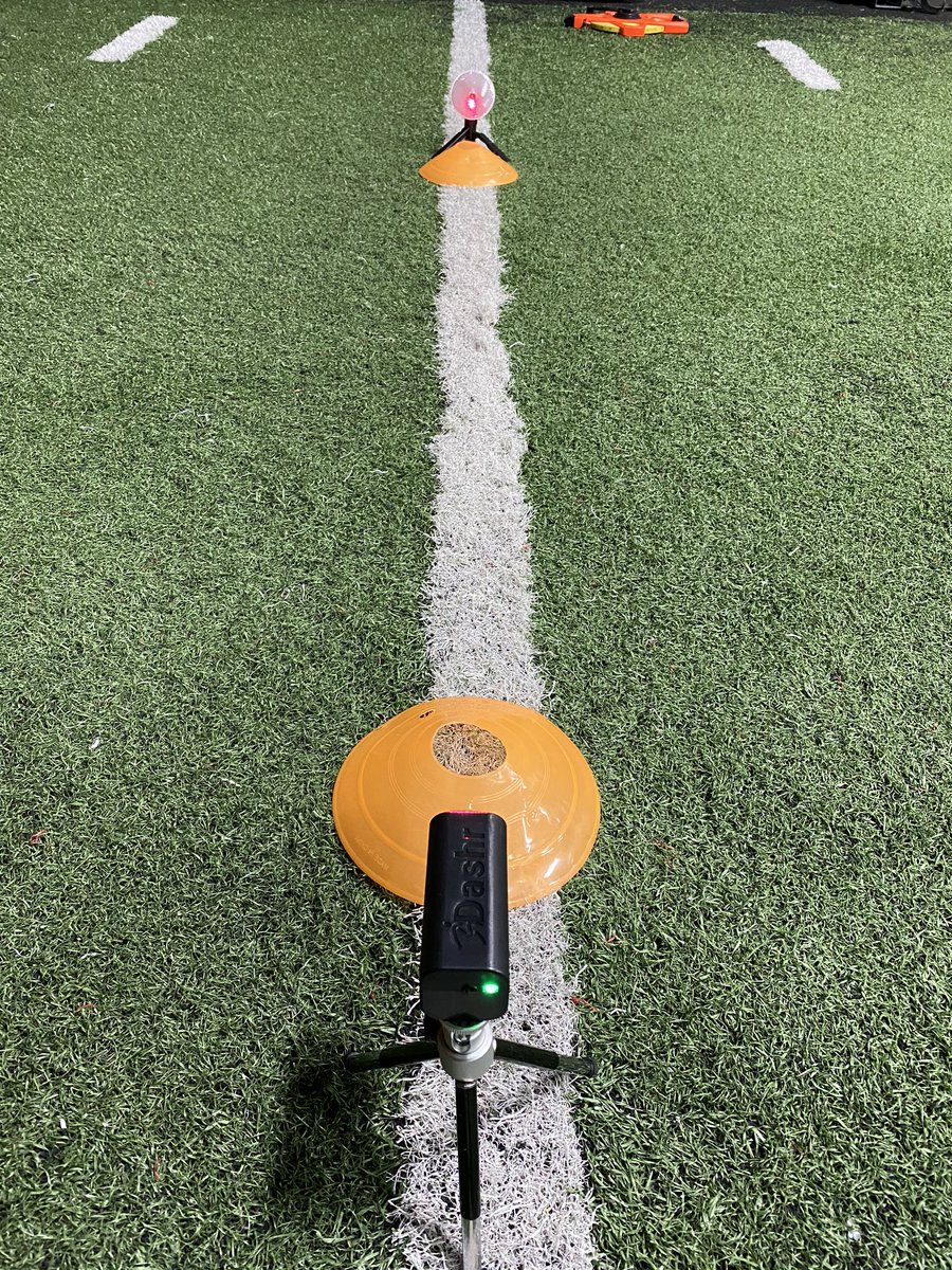JBusingGATA's tweet image. Getting ready to time 10’s with @DashrMPS #CombinePrep #NFL #speed @GATAtraining @_KING_LOS__ @khalildaish95 @TylerClark50 @ChanningHames