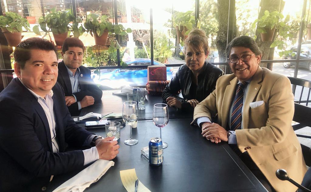 El día de ayer el Ing. Francisco Curiel  Presidente del COMICIJ se reunió  con el Cónsul Honorario de Perú el  Lic. Alejandro Malacara, el Presidente de la FEMCIC el Ing.   Alejandro Guevara Castellanos y la Ing. Juliana Aguilar,  para la realización de próximos proyectos.