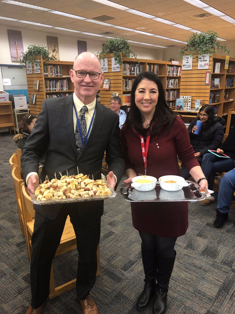 MariaBstarr's tweet photo. 📚A few pictures from our wonderful Book Talk yesterday at the PTA Open Council Meeting. @JerichoMS @msmignone @JerichoUFSD @HankGrishman @donald_gately https://t.co/L24fbc7bJp