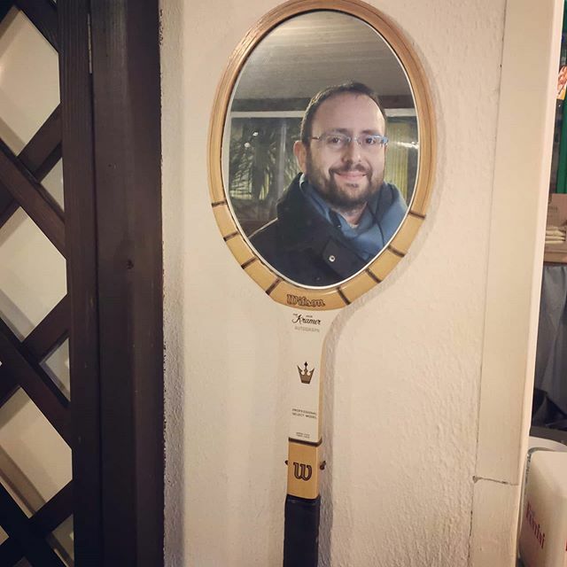 janvick76's tweet photo. #mirror
*
#specchio
*
#funny #funnymoments #funnypictures #funnypost #funnyphoto #funnyphotos #divertente #cosestrane  #photooftheday #myphoto ##sausages #casa #casadolcecasa #amofotografia #amofotografar #picoftheday #mypicture #myphoto #tennis🎾 #te… https://t.co/rFbv9d5woA https://t.co/8VHGPQX3Eo