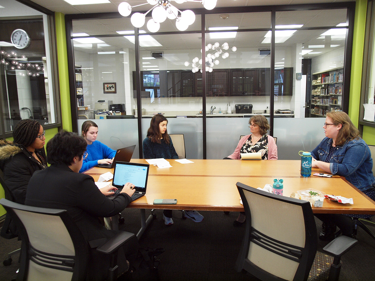 SaintMarysNC's tweet photo. Productive kick-off meetings with local business partners for @SaintMarysNC 11th graders working towards Pitch Night 2020 with @DistrictC17! Stay tuned for the ideas our students have to help real business solve real challenges! #SeminarProgram #youvegotthis #dobigthings https://t.co/FaN5U137gD