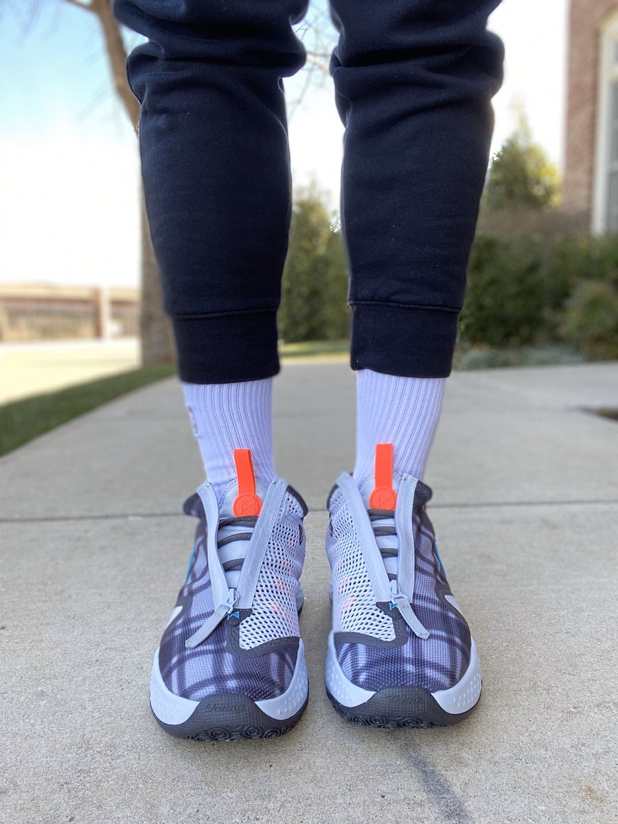 paul george 4 on feet