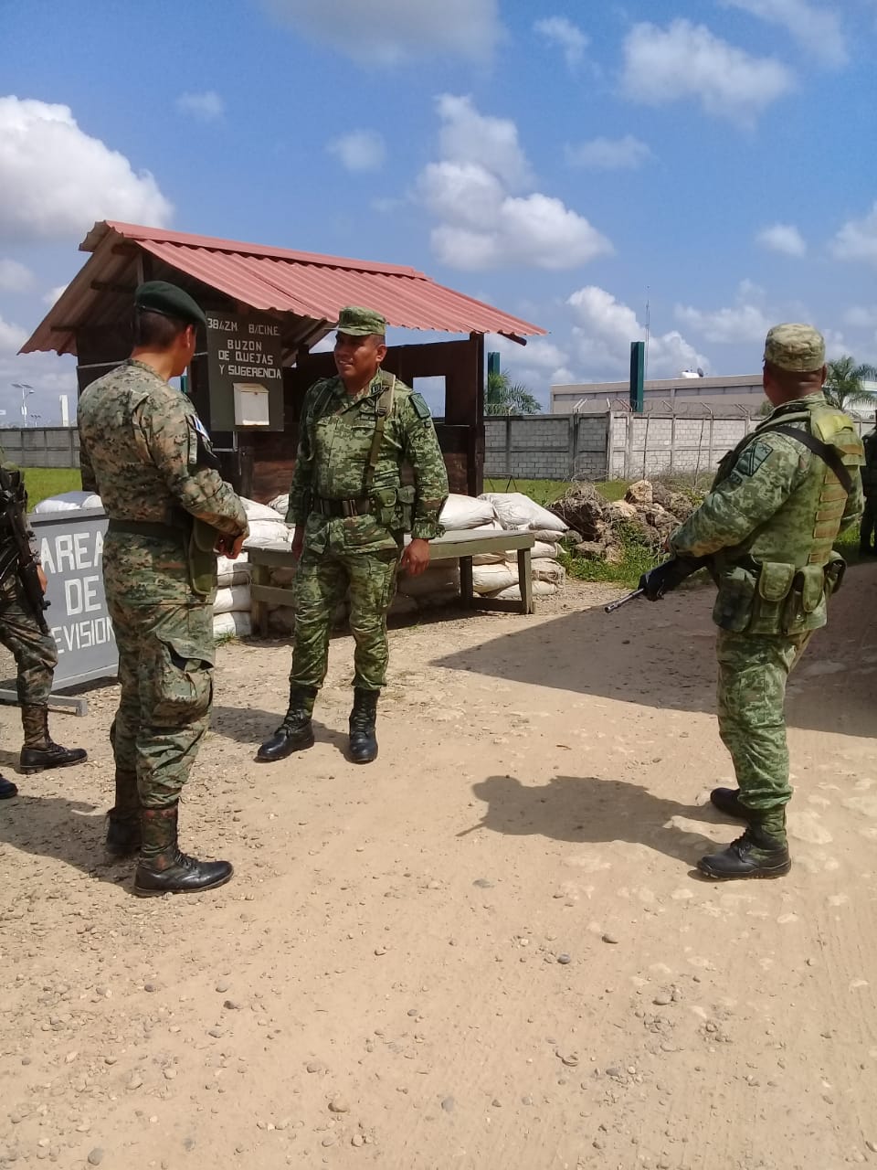 Buzón ejército sale