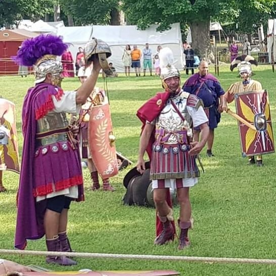 Praefectvs_Prae's tweet photo. Ama et fac quod vis! 🏛️🦂🏛️🦂🏛️
#Familia_Poppaea #Roman #FamiliaPoppaea #praefect
#RaeticiRomani #bestfamily
#LEGIOXXIRAPAX #antikemode
#reenactment #rome #bellaitalia
#bestfamily #RaeticiRomani
#ZUSAMMENARBEIT #Bonadea
#praetorianguard
#LegatvsLegionis #Praefectvs_Praetorio https://t.co/t3dtv6dzC6