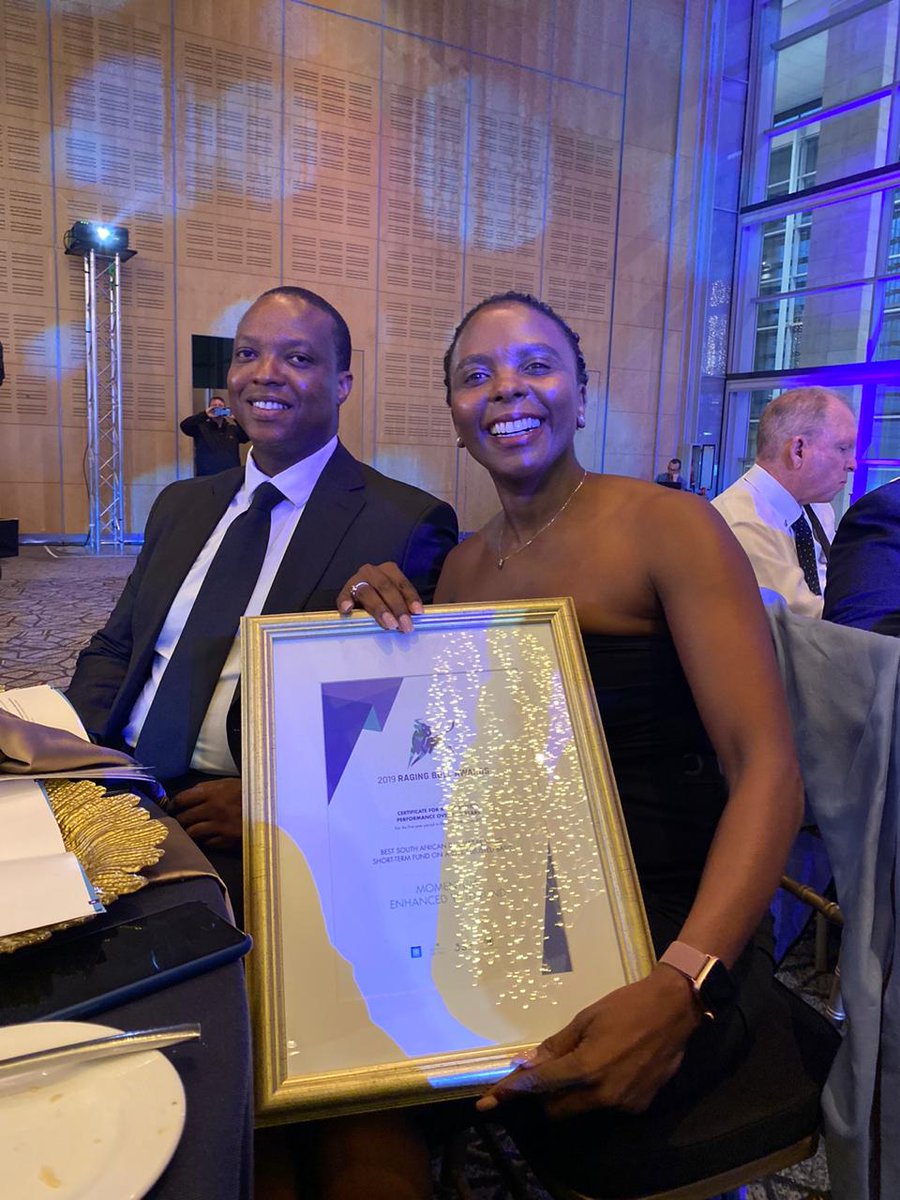 Momentum_za's tweet photo. Our fixed interest team continues to build on our recent success with another win for the Momentum Enhanced yield Fund. We're proud of Zisanda Gila and the team for winning at this year's @RagingBullAward. They're definitely #BornWithMomentum. https://t.co/sZfAQz2Dij
