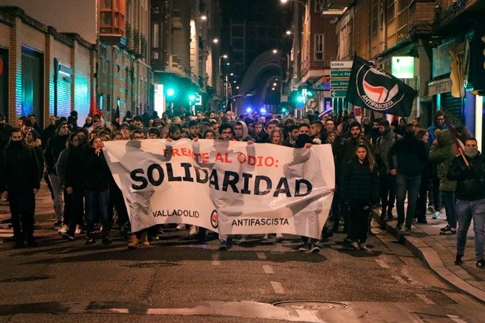 AntifaValladoli's tweet photo. ✊ Nace la Coordinadora Antifascista de Valladolid ✊

Un nuevo espacio de encuentro, de lucha y de creación de movimiento popular para nuestra ciudad y provincia donde poder plantear y materializar la lucha frente al fascismo.

#ValladolidAntifascista https://t.co/bo88wer1d4