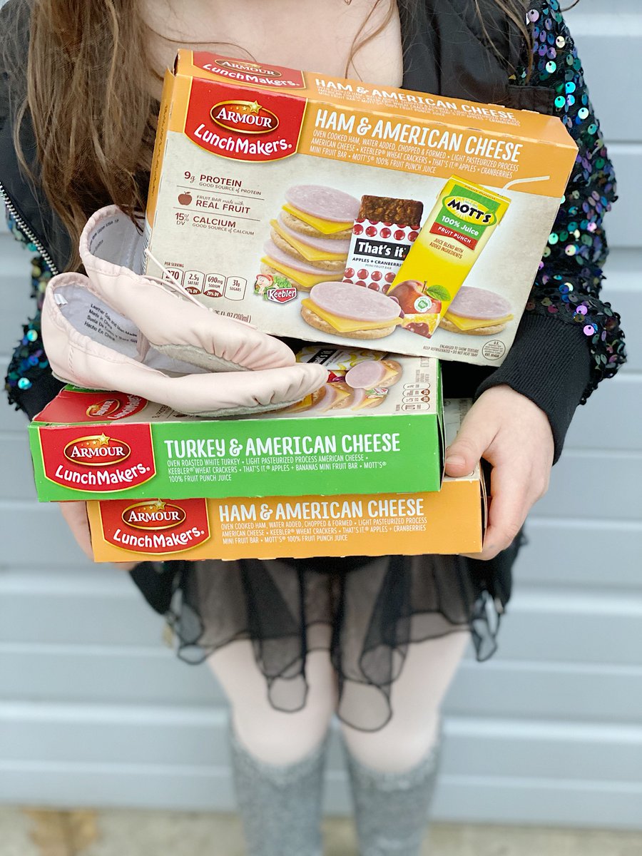 jessgrune's tweet photo. After school is basically chaos here. #AD Find out how we {try to} beat the chaos in our house, with @ArmourMeats from @meijer here --> https://t.co/EkhyBFQAzv
#LunchMakersClub #CollectiveBias https://t.co/bgTtT7Ugkb