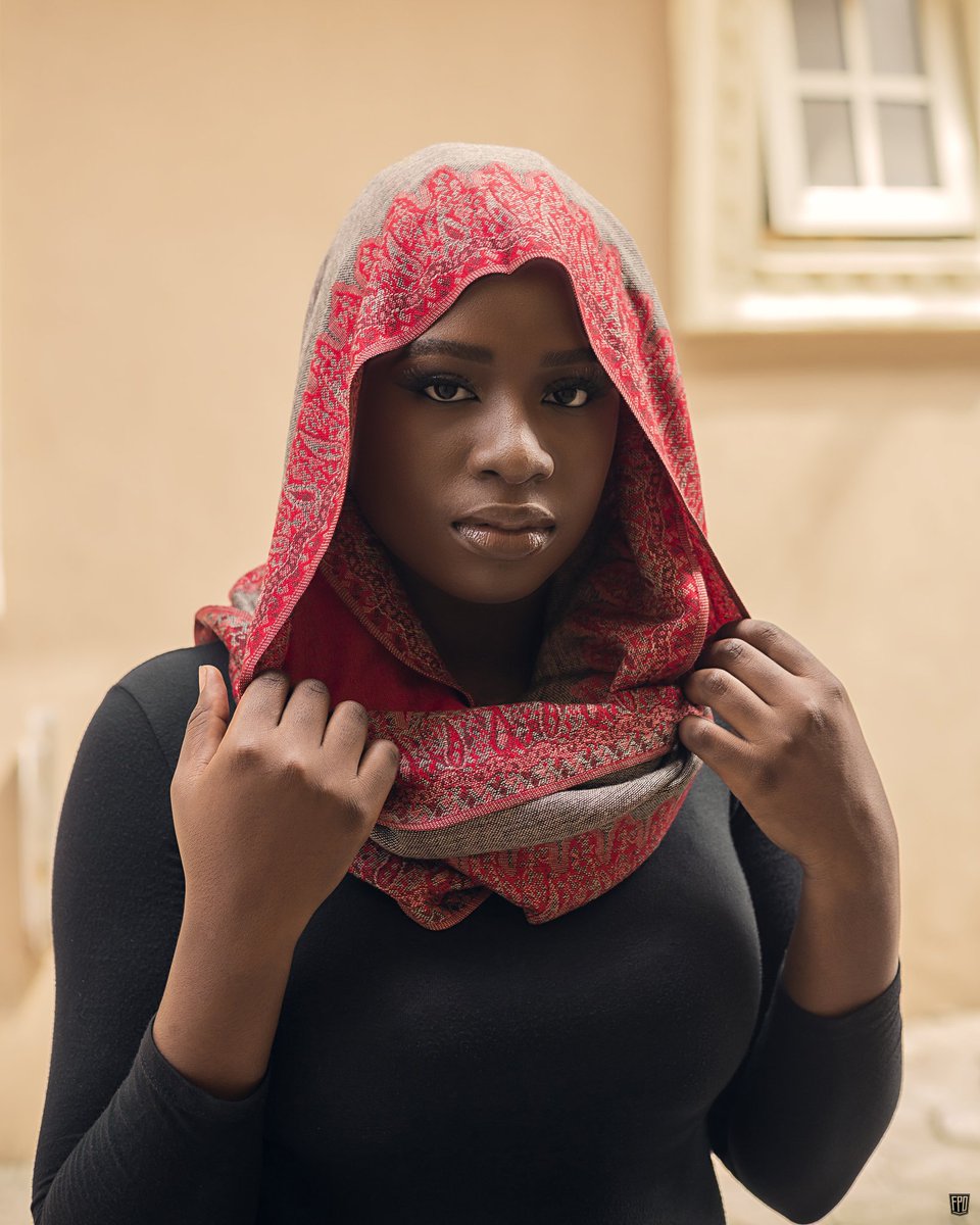 JimmyAnimashaun's tweet photo. • /hɪˈdʒɑːb/ Series •
Muse &amp; Mua: @iam_lolah_ 
Asst: @fabiothecreativeboy | cc @yeahme_fpd @funkyplutodynasty #Funkyfied https://t.co/SdsuWdlARX