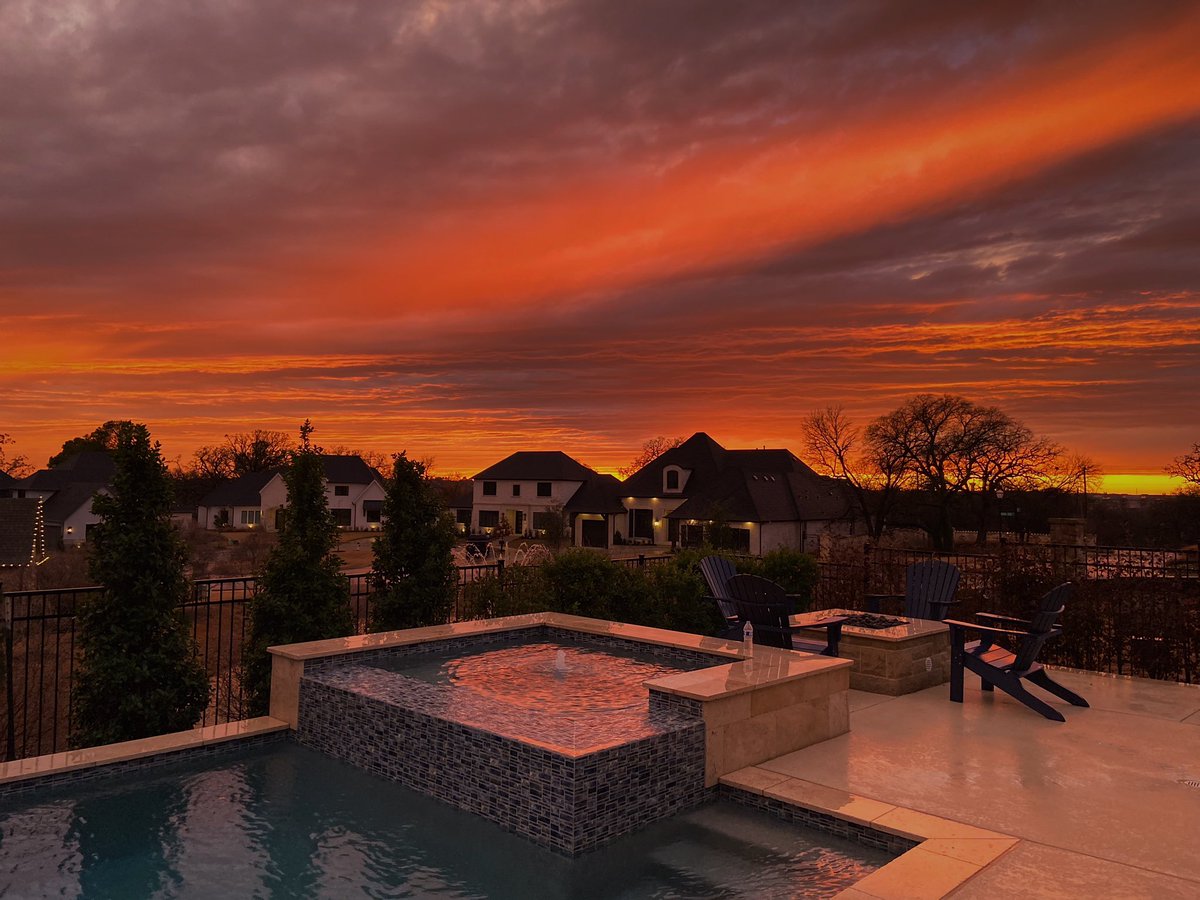 dean_corbeil's tweet photo. texas sunsets >> https://t.co/6TLHFZ43RS