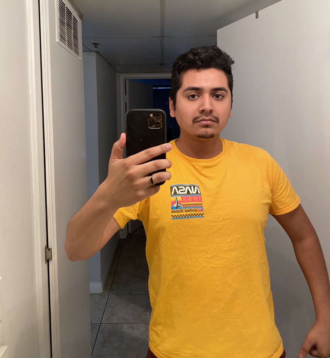 TheMacroShow's tweet photo. VOTE:
like = shave 🪒 
retweet = keep it growing macro you look like a stallion https://t.co/0lntbBiFmf