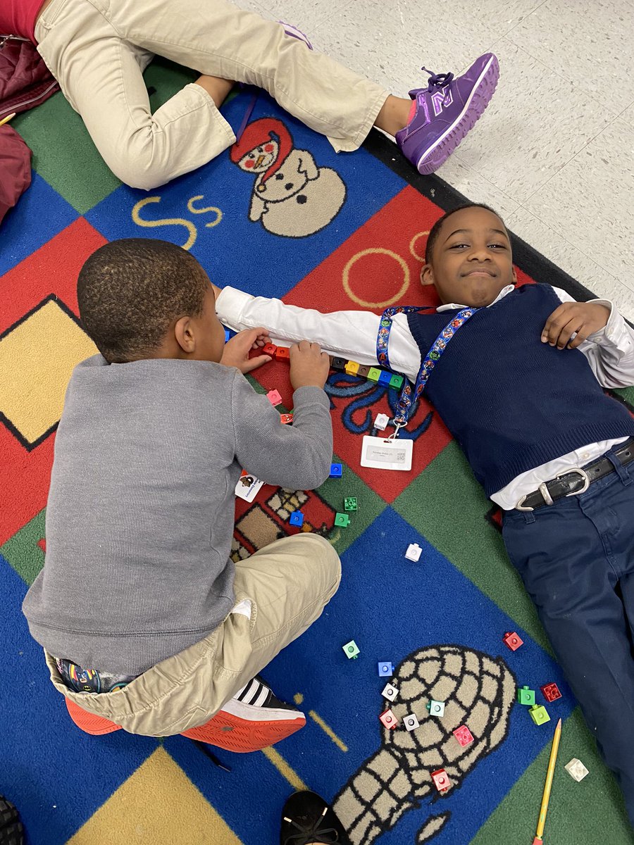 sashasanders08's tweet photo. First grade working on task Measure Me! https://t.co/eNGtbKCyEN