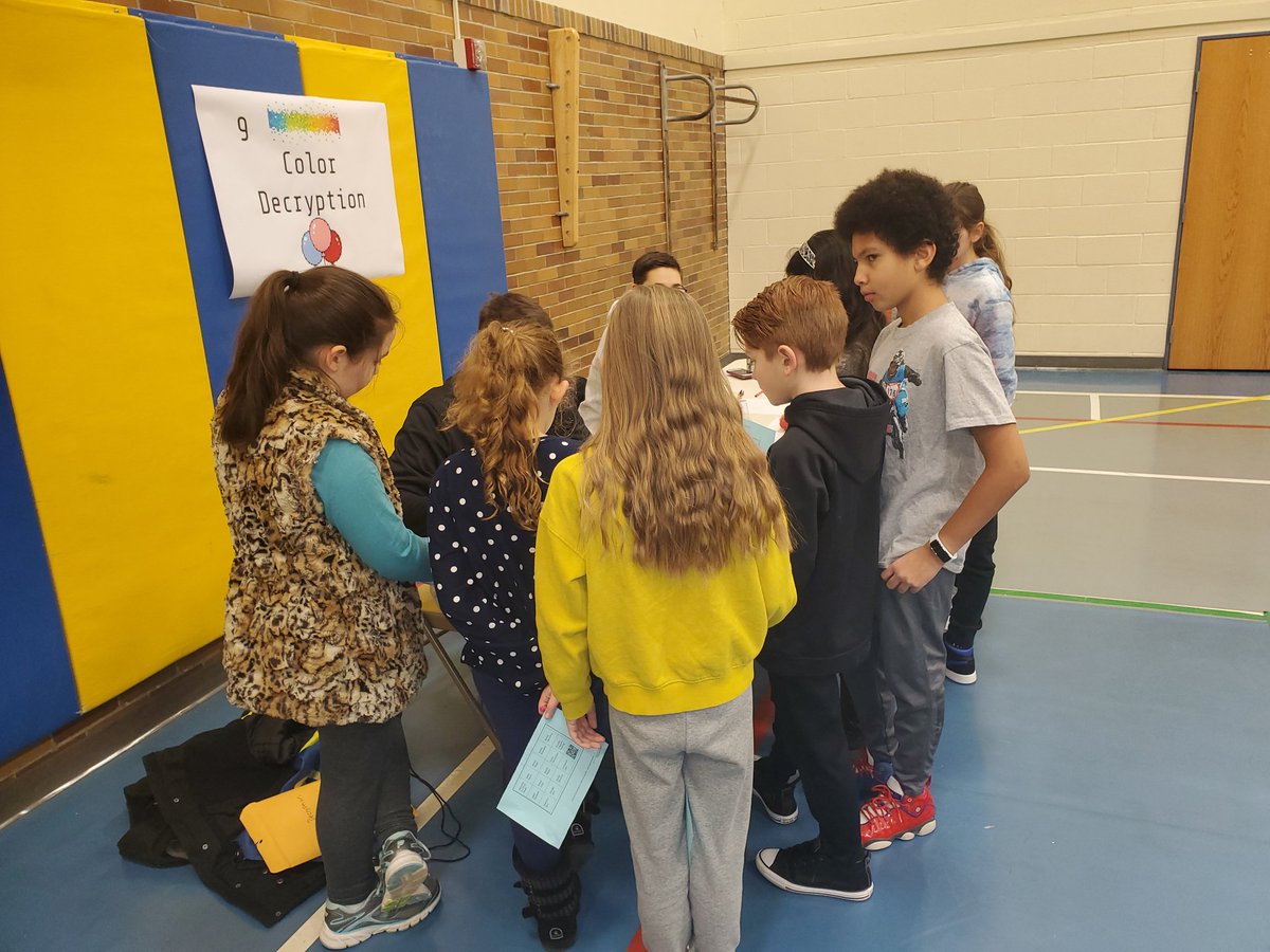 maureen_garda's tweet photo. So proud of my high school computer science students--they made the 4th grade CS Carnival amazing! @FRSDPanthers @CMU_CS_Academy @codeorg @remakelearning @birdbraintech @EdisonRobots https://t.co/4IRGqrFQZS