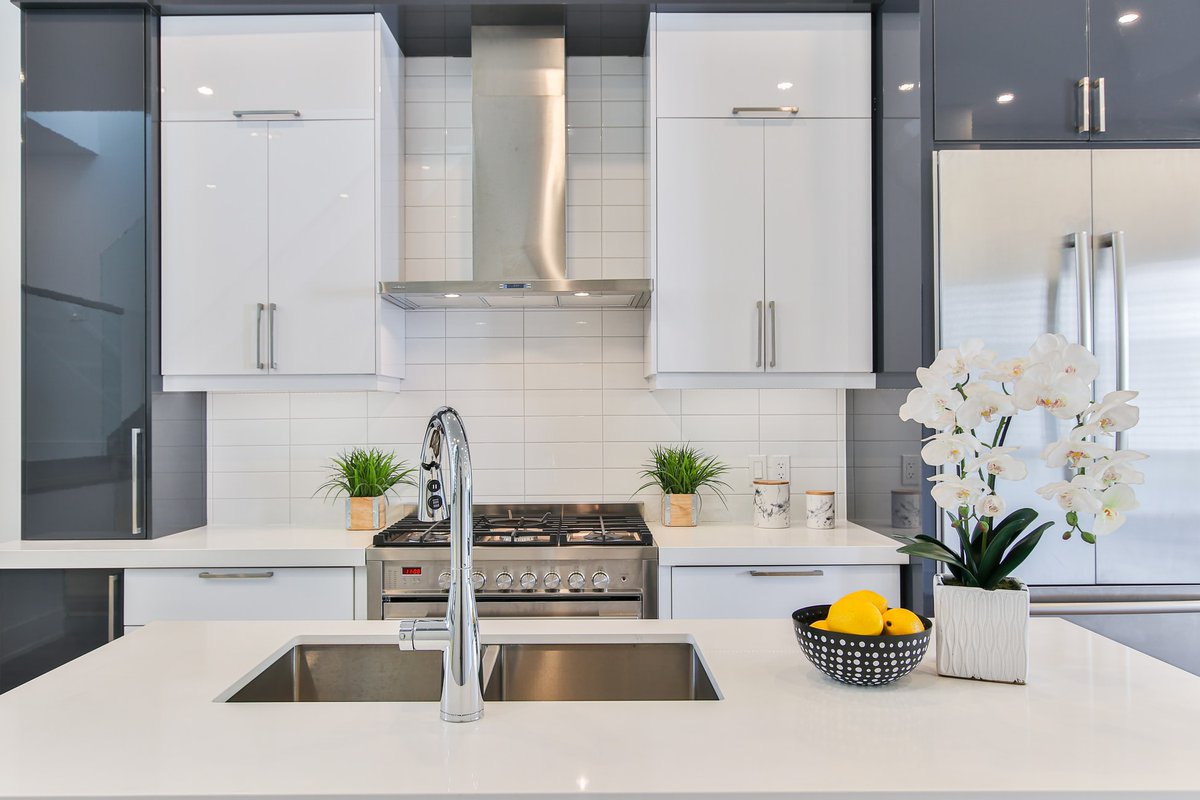 sunshinebuilder's tweet photo. Kitchen Updates That Pay Back https://t.co/JCHErIewHB 

https://t.co/BcMdKlpfhM https://t.co/jrOW0YbWeI