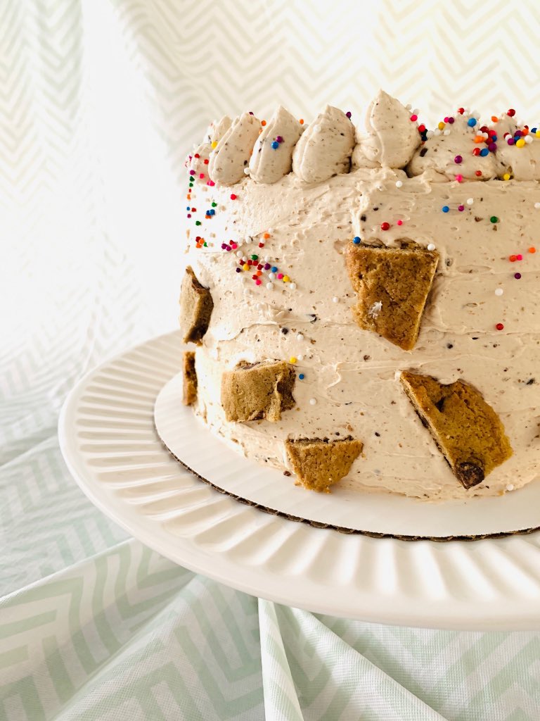 JoyfullyIndulge's tweet photo. The only thing more fun than a Funfetti cake is eating one! Get your orders in for any of our cakes by emailing us at info@joyfulindulgence.com 👍 Our full cake menu is on our website. 
#cake #funfetti #cakedecorating #buttercream #cupcakes #preorder #baking #bakery #birthday https://t.co/F3ygVimA4F