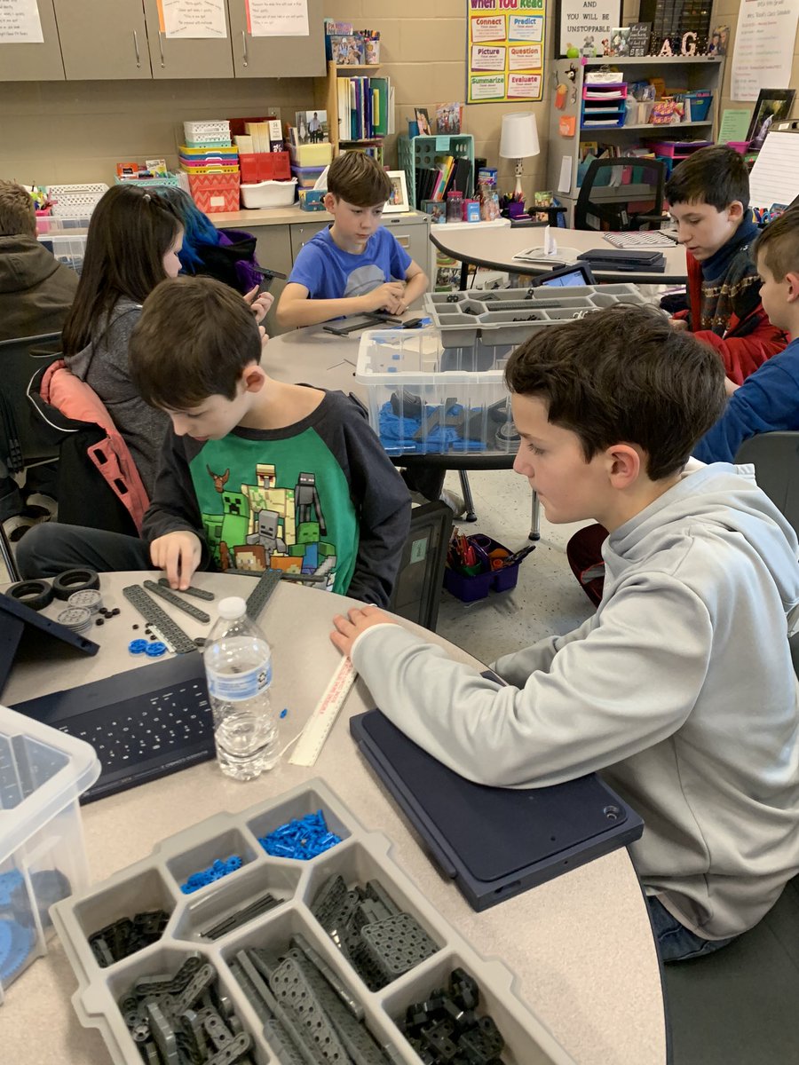 MrsReidBEU's tweet photo. Started Project Lead The Way with @ErikaFitchBEU today!! Can’t wait for Day 2!! @BeulahRalphElem https://t.co/V6kvoBY77F
