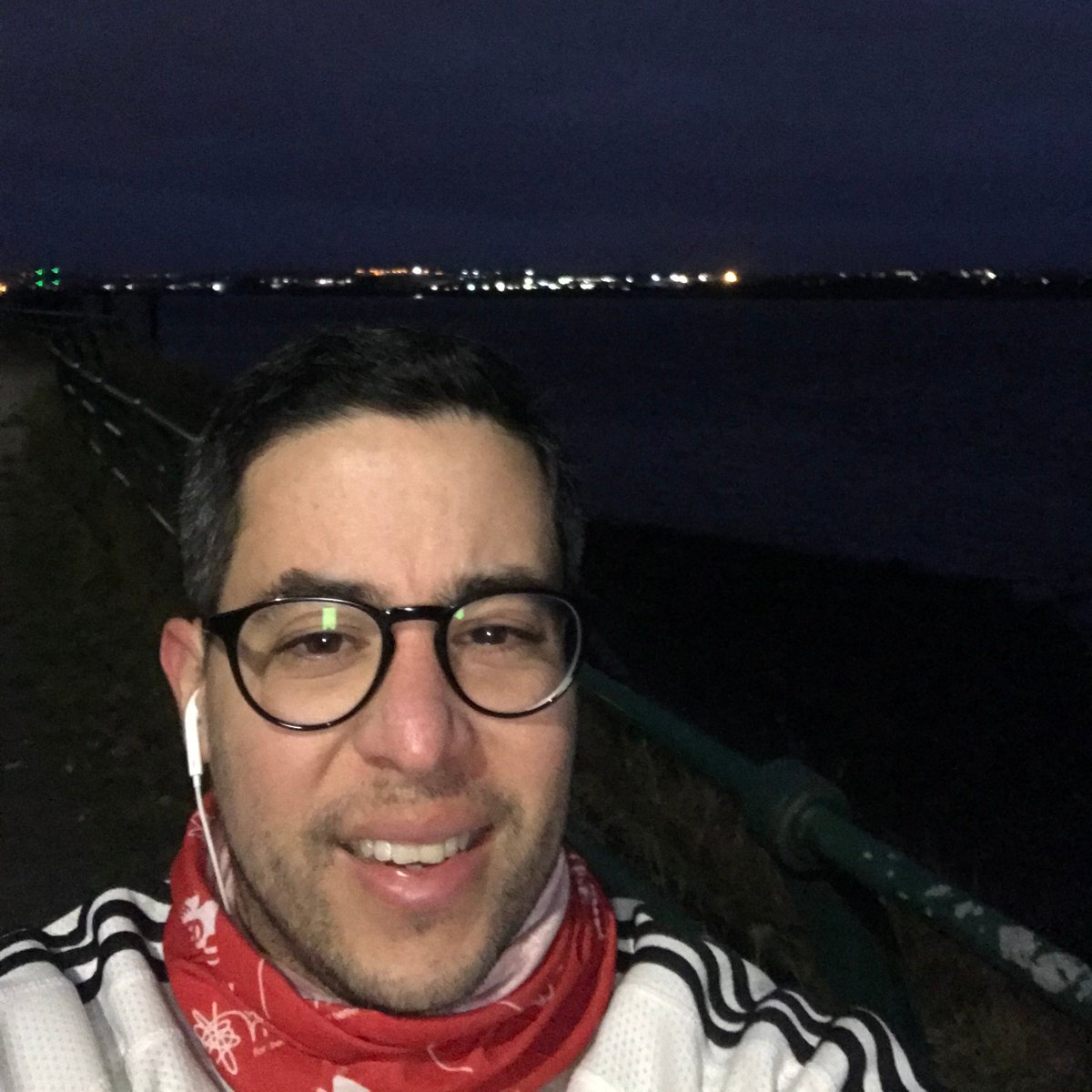 jalexzurita's tweet photo. Day 2⃣8⃣ of #REDJanuary2020 

1⃣4⃣0⃣km completed as part of the #5kEveryDay challenge - kudos to fellow comrades @cscottaus and Chris A

The face is showing the mood! 

The head is feeling great while I am out but the legs are not so keen 🤣

3⃣ more runs!
#RunForRun #UKRunChat https://t.co/mQhEdwPcMV
