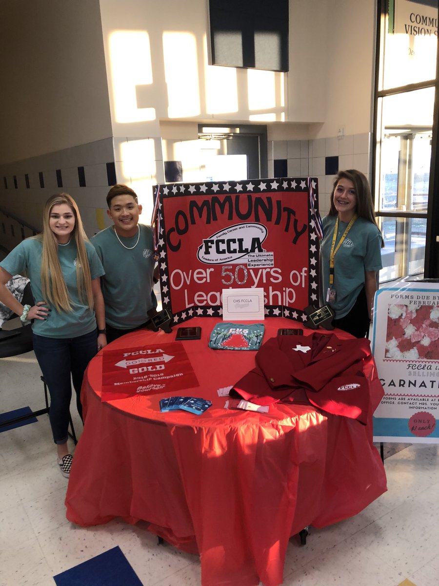 CommunityFccla's tweet photo. Thank you to everybody who stopped by our FCCLA table last night at @communityisd @CHSBraveNation course premiere night!!!! I hope everyone that stopped by became more Interested about #txfccla @TexasFCCLA !!!!! https://t.co/8k6jbxPNk9