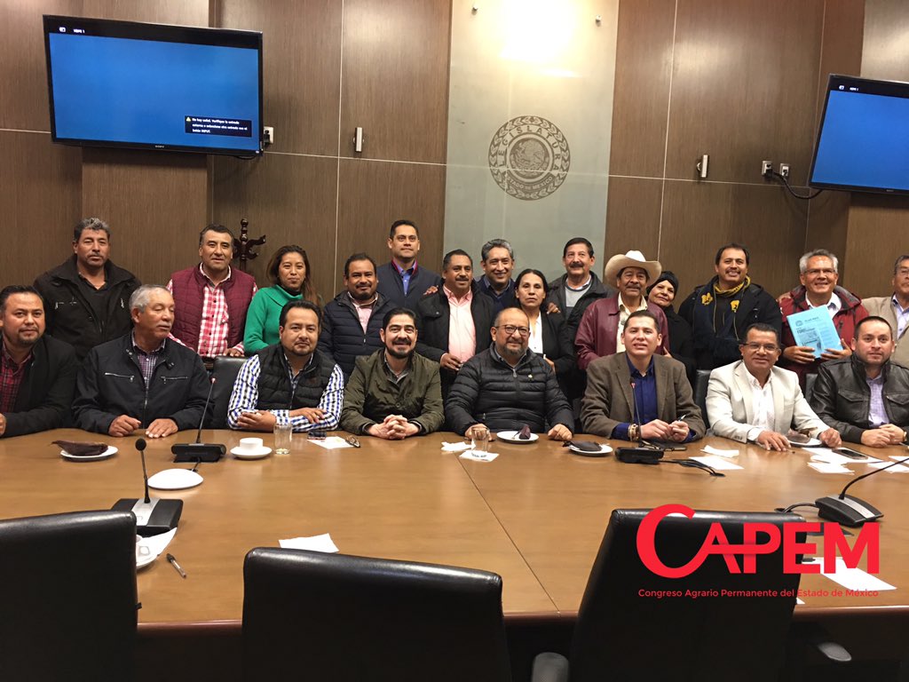 cap_edomex's tweet photo. Reunió de trabajo con la #ComisionDeDesarrolloAgrarioYForestal y organizaciones integrantes del #CAPEM
#UnidosPorElCampo https://t.co/SH4H3yXnuD