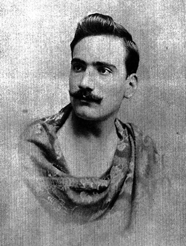 #onthisday in 1904, The Victor Talking Machine Company signed its first contract with famous Italian operatic tenor, Enrico Caruso. 

#onthisdayinhistory #january28 #cincinnati #queencityopera #meetopera