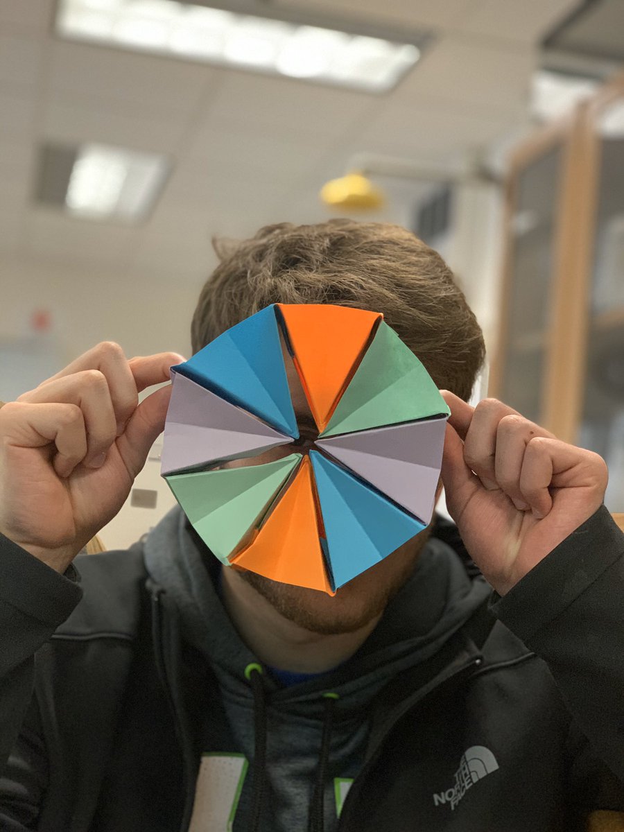 JackHigginbot11's tweet photo. @UNKBiol106AC #106Week3ACS20 I never thought I’d be using origami to show where hydrophilic and hydrophobic amino acids are located in a cell https://t.co/5lxWysKx9u