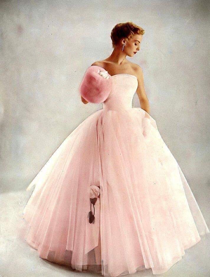 I need this 1950’s evening gown so desperately! 🙏🏻 #50sfashion #fashion #fashionhistory #historyoffashion
