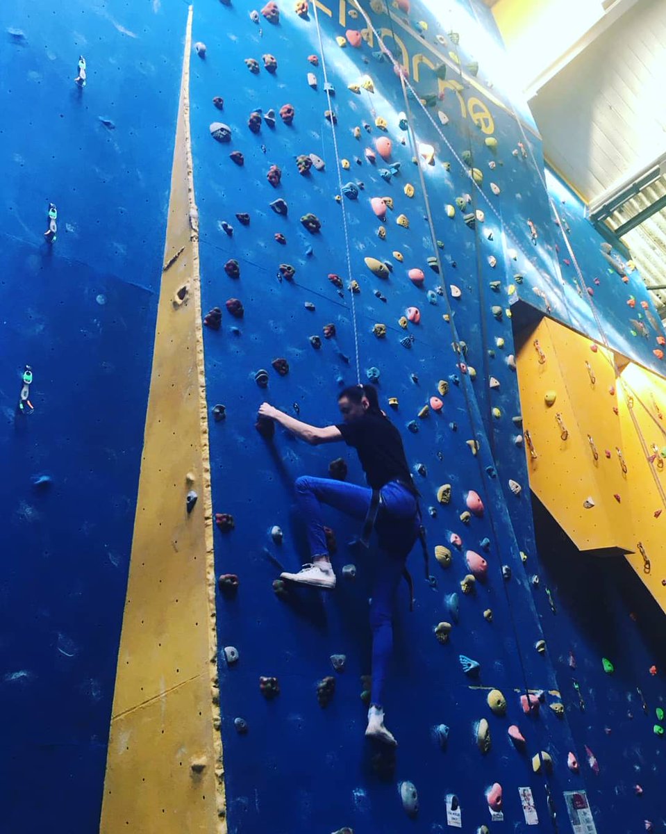 Another varied day of #edgelife as we welcomed our 32nd new starter of the year to our rapidly growing #edgefamily. Pictures here from Key Stage 3's "Motor Vehicle" taster at Envirohort and Year 10's Climbing session in PE. #safereadyrespectful