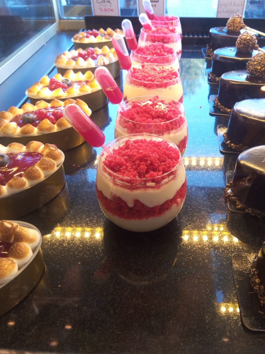 ArtemisDesign1's tweet photo. High quality pastry packaging...by @ArtemisDesign1! 
#dessert #pastry #patisserie #bakery #pastrychef #baker #strawberry #vanilla #redvelvet #sweet #icecream #dessertmasters  #summer #instaicecream #creme #cream #banoffee #chocolate #chocolat #yammy #delicious #tasty https://t.co/Hp6PZhN5yB