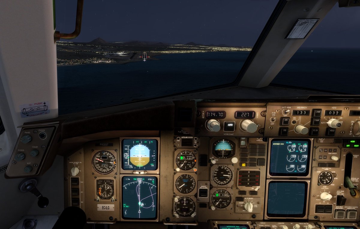 CanariasCharter's tweet photo. Llegando a Lanzarote al amanecer GCRR @ndres1981 #aerolineavirtual #aerolinea_virtual #p3d #simulador #virtual_airline #virtualairline #pilotovirtual #aviones #repaints #liveries #livery #P3D https://t.co/3lNU3HAEuu