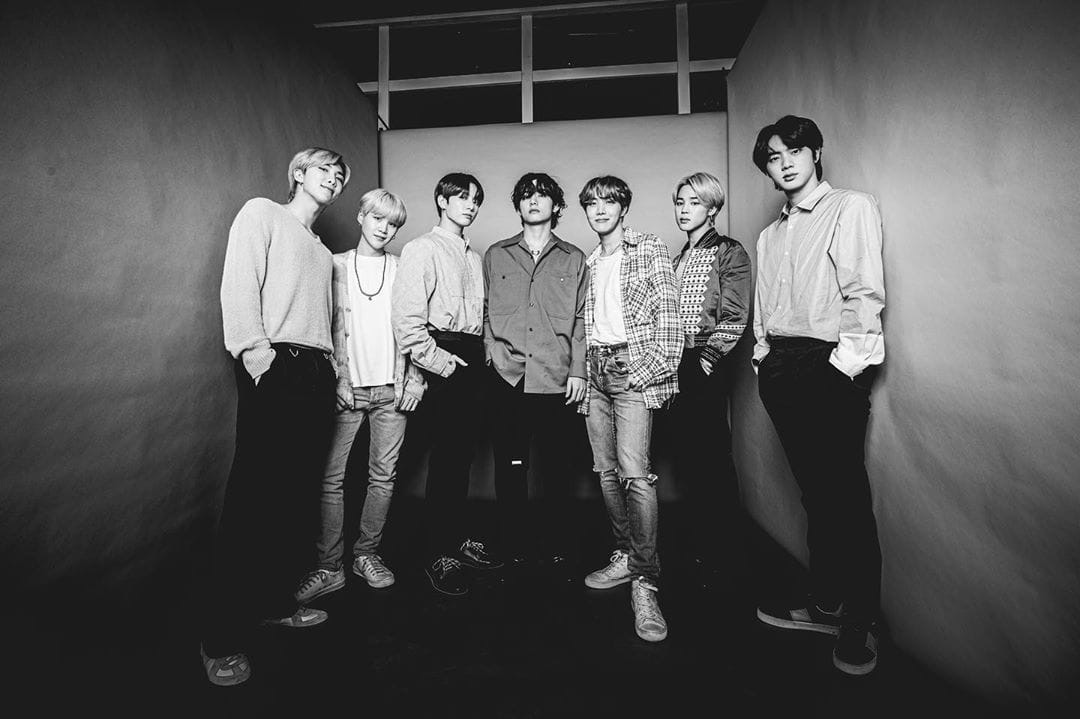 yzhasvnochi's tweet photo. #BTSARMY 
#BestFanArmy 
#iHeartAwards
Лучшие мужчины
@BTS_twt https://t.co/DWgAnRlqwo