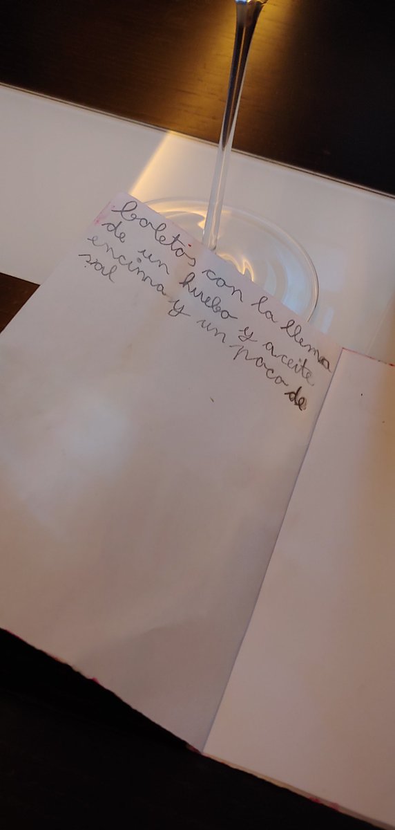 miguelacarrop's tweet photo. Mis regalos de cumpleaños! 😀
El Macle bien! Pero lo mejor: mi "Libro de receta" de mi Andrea, con su receta de "boletos y llema de huebo". Me encata!!!
#ParaPapi https://t.co/LxpDwc1uLS