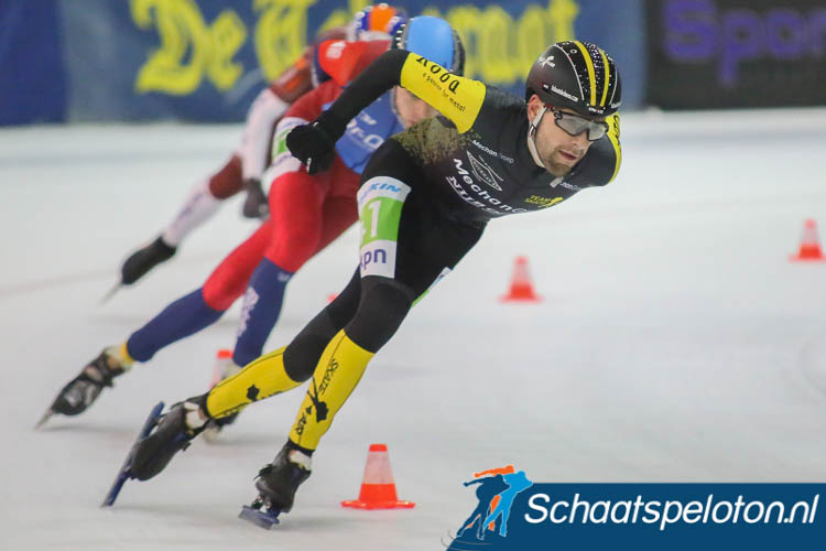 Schaatspeloton's tweet photo. Geblesseerde Robin Snoek moet passen voor Alternatieve Elfstedentocht https://t.co/Ee9Nb1KJxV #marathonschaatsen #meermarathon #schaatsen #aew20 #weissensee #weissensee2020 https://t.co/UnjJEbt9gp