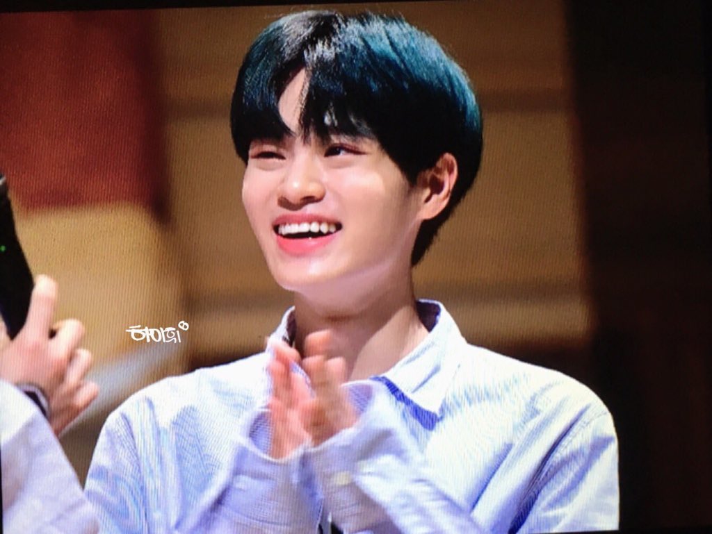 AB6IX_nl's tweet photo. Big thank you to everyone that is promoting our project. For now let’s celebrate #Daehwi_day ! https://t.co/FAhbNlbzOF