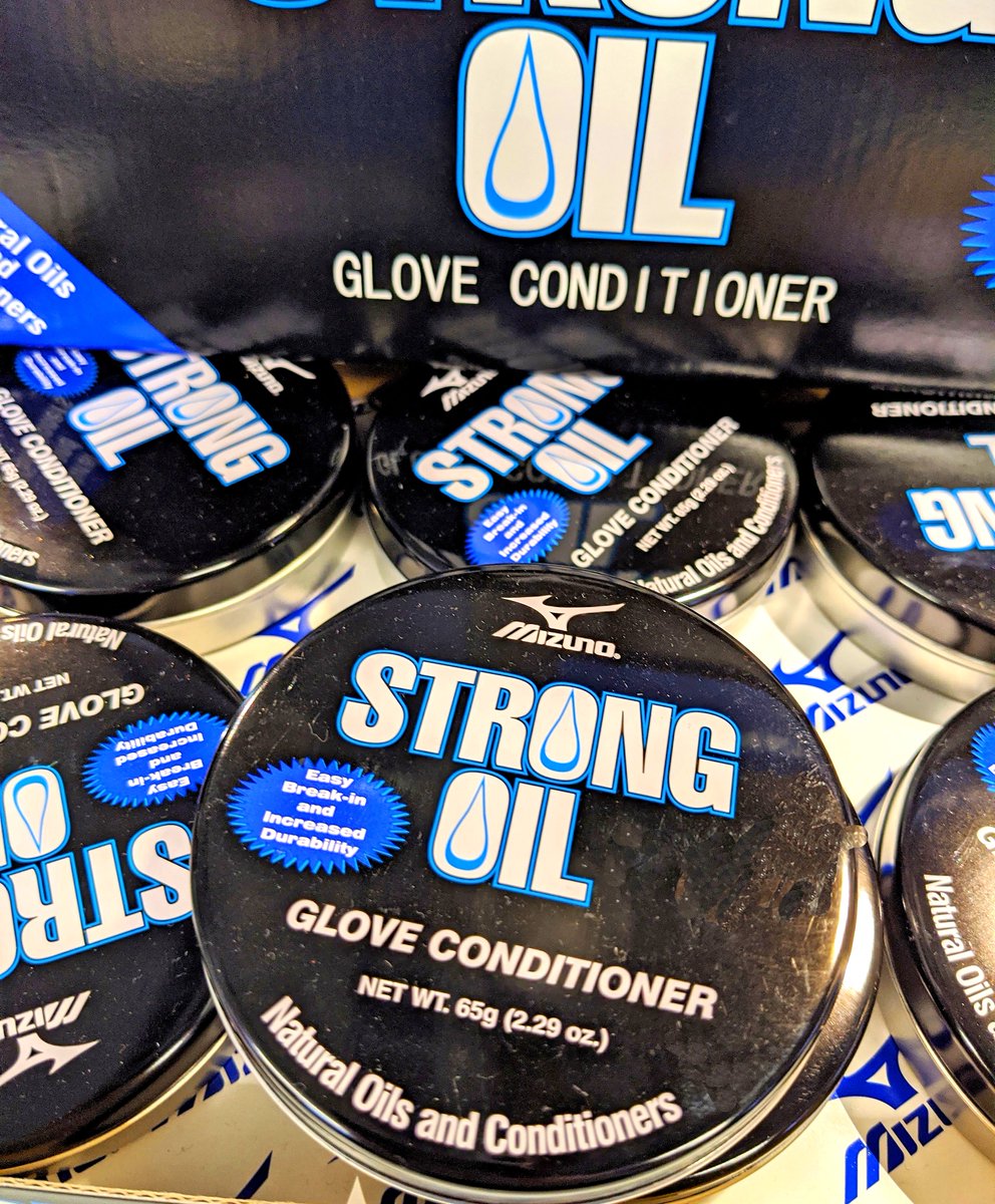 MizunoSportsUSA's tweet photo. Whether breaking-in a new glove or keeping your glove in its best shape, Strong Oil  has long been regarded as the finest glove conditioner available with its perfect blend of natural oils and conditioners. #StrongOil #gloveconditioner https://t.co/DIj1EyDkHR