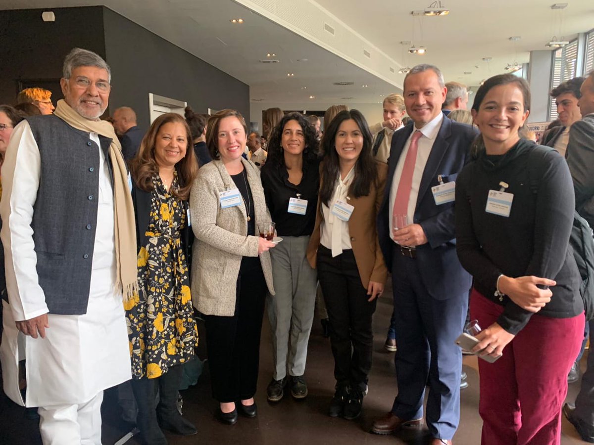 DYA_ORG's tweet photo. #DYA #TrabajoInfantil #TakingNextSteps
Junto a @k_satyarthi Premio Nobel de La Paz, funcionarios y referentes de la lucha contra el #TrabajoInfantil alrededor del mundo, intercambiando experiencias sobre sistemas de due diligence en cadenas productivas. https://t.co/TlSQzNzrq3
