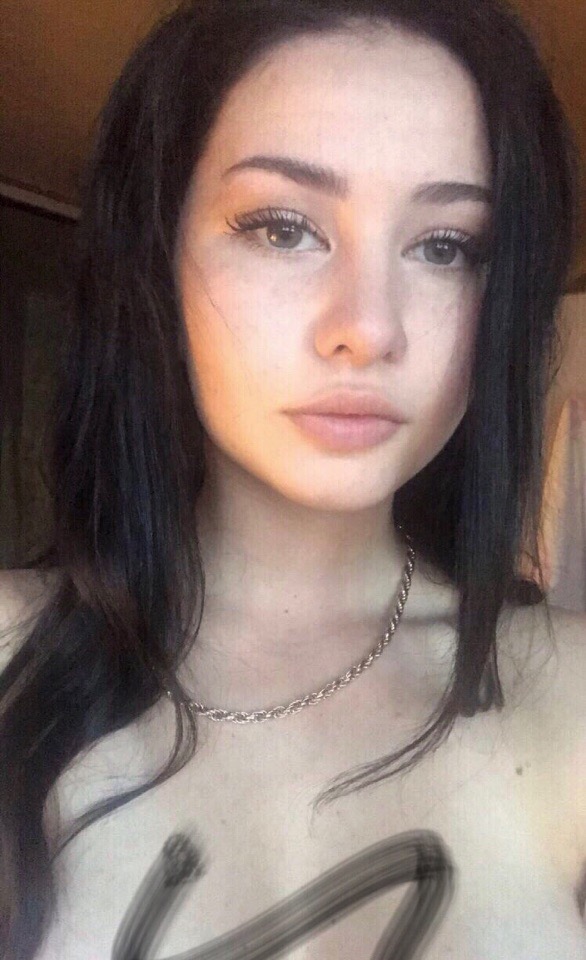 mia_wh's tweet photo. horny daddy retweet and i send you my naked pics in dm
snapchat : miawhxre
#horny #nudes #snapchat #naked #qwrt #qq https://t.co/ZgjTmfb9kf