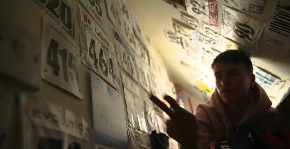 Il video su Pidock è un documentario da salvarsi per il futuro prossimo. Questo è uno che ci darà tanto da scrivere, da gioire, da immaginare. E poi ci svela la temperatura delle docce di Roubaix, che è già un aspetto importante. ♨️

invidio.us/watch?v=yJLQfS…