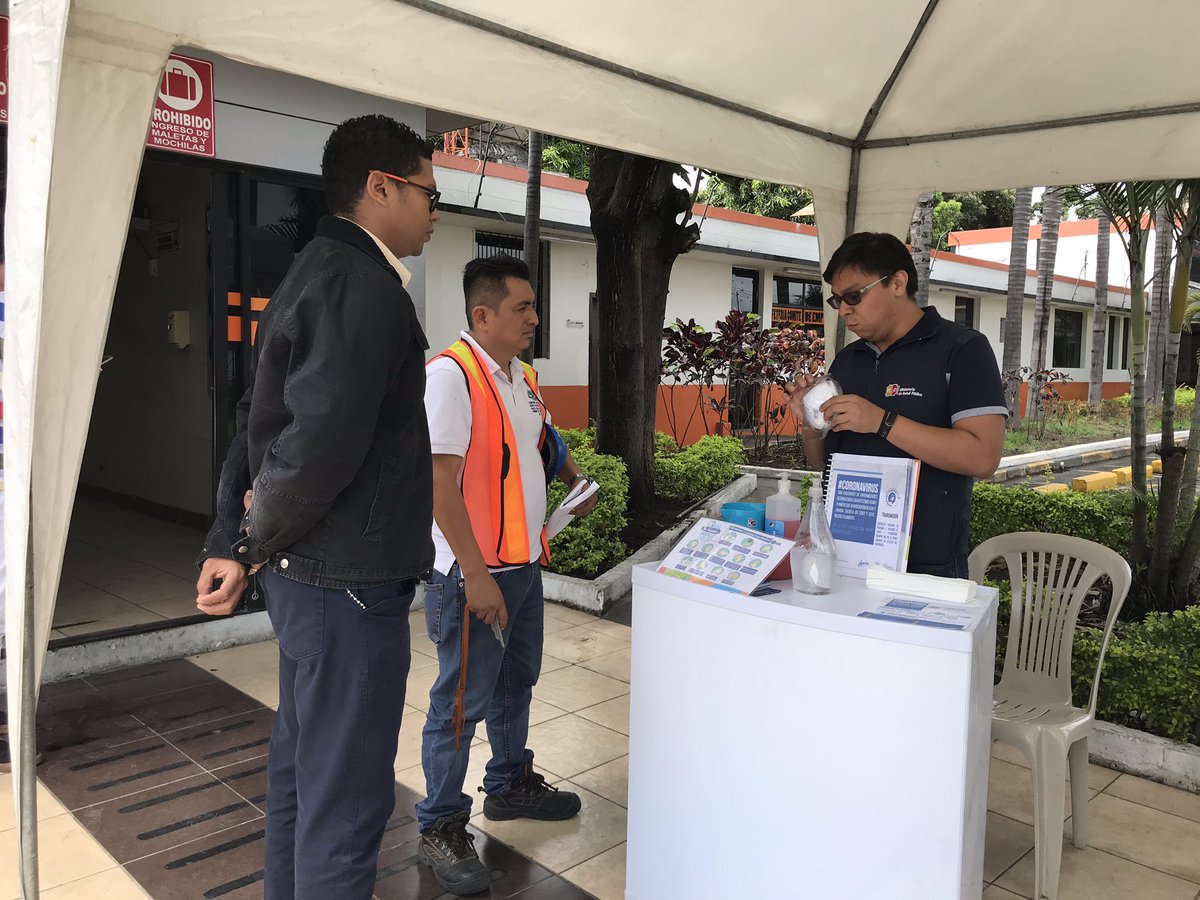 📍#APGInforma ⏩ En las instalaciones del puerto marítimo de Gye, Libertador Simón Bolívar, <a href="/Salud_CZ8/">Coordinación Zonal 8 🇪🇨</a> socializa a trabajadores y ciudadanía las medidas preventivas contra el #Coronavirus. 
<a href="/martinezjg/">Gabriel Martínez Castro</a> 
@HectorPlazaAPG 
<a href="/ConteconGYE/">Contecon Guayaquil SA</a>
<a href="/Salud_Ec/">Ministerio de Salud Pública 🇪🇨</a>