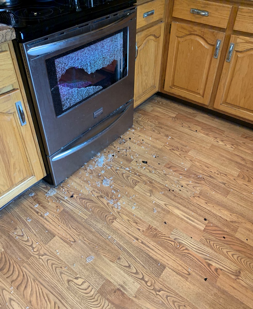 KLockwoodAVID's tweet photo. @Frigidaire @Electrolux @ElectroluxUS Terrible customer service experience. I had an oven door explode for no reason. Glass all over my kitchen! The oven wasn't even on. Was given the run around with customer service agents AND managers for a week! No resolution.  Outrageous https://t.co/leMDFfCBnC