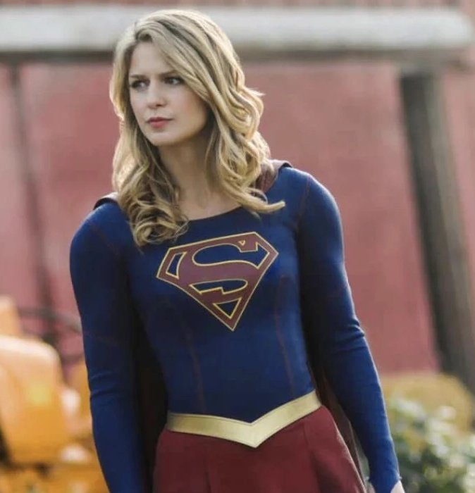 Kristen Bell and Melissa Benoist
My Supergirls.