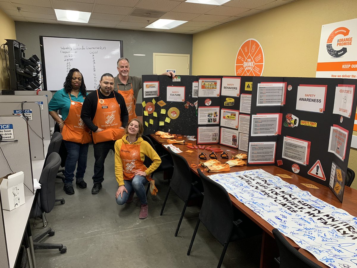 Safety awareness is a go at El Cerrito #WeNotMeAt0643 <a href="/twylaroberson17/">twyla roberson</a> <a href="/sean_john5/">Sean Johns</a> <a href="/NestorM0643/">Nestor Mejia</a> <a href="/BonnieJKoerner/">BONES</a>
