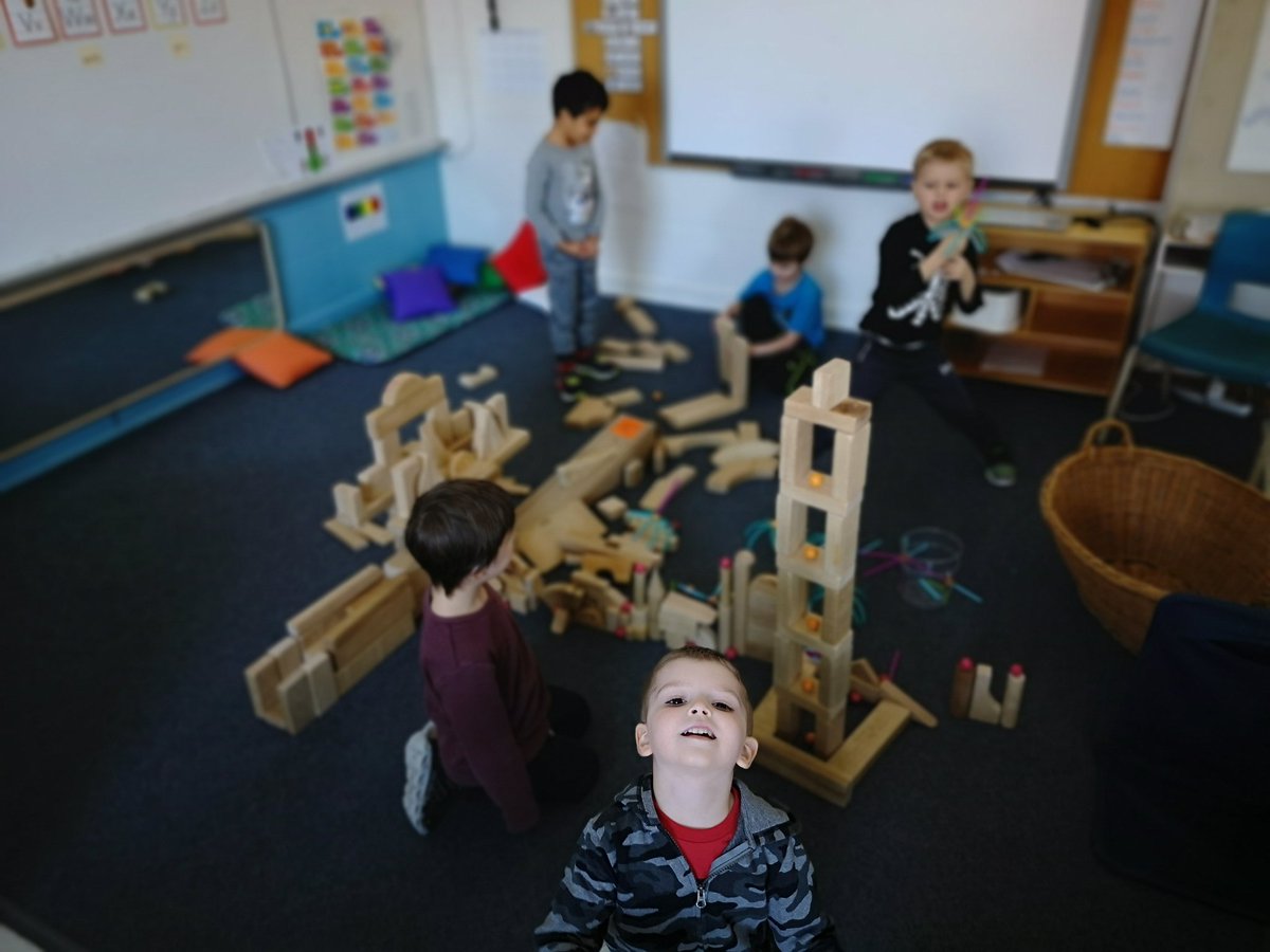 Mister_McLean's tweet photo. Some friends working hard to create a complex track complete with many stages! 🙂 @OLPeaceOCSB #CreativeMinds #BuildersNotBreakers #EngineersAtWork https://t.co/4SONzsCIYp