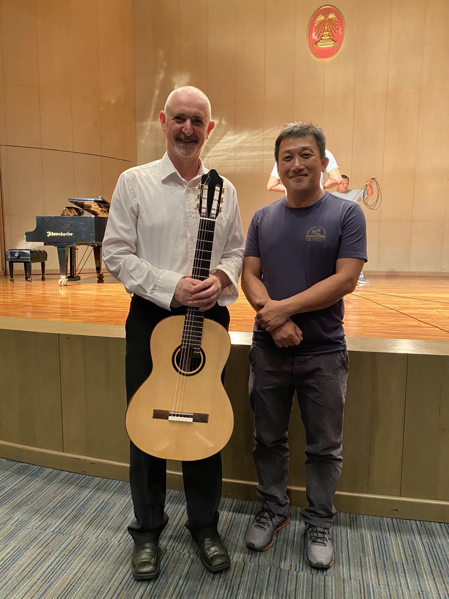 NidWiroon's tweet image. Mr. John Gazoli with #wiroonguitar #classicalguitar #Thaibrand
