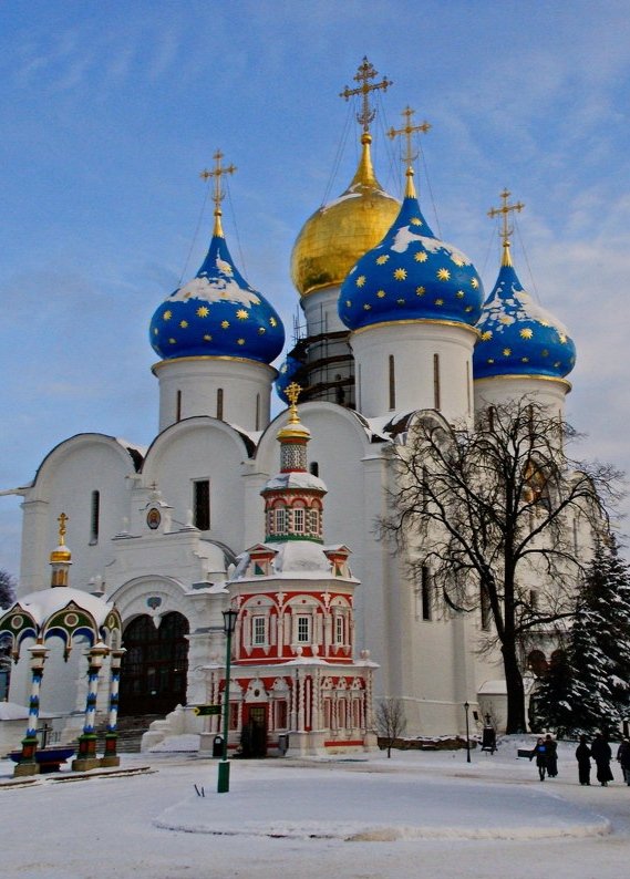 vozvr's tweet photo. СТО КРАСИВЕЙШИХ ХРАМОВ. 
Хронология: день за днём. 
29. ��спенский собор    
       Троице-Сергиевой Лавры. 
       1585 г. Сергиев Посад. 
       @history_RF  #СТОХРАМОВ https://t.co/aDOkAAEBud