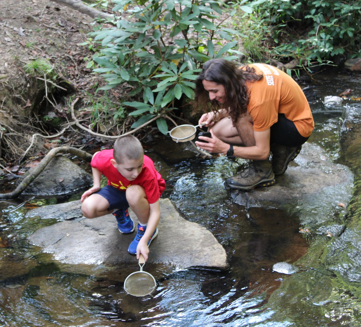 Do you love the idea of teaching while also being outside? Well a Spring Program Staff position will be perfect for you! We are still hiring for our Spring 2020 Program Staff so you haven't missed out yet! Follow the link to apply... loom.ly/pmhzn_s #TeachingTuesday