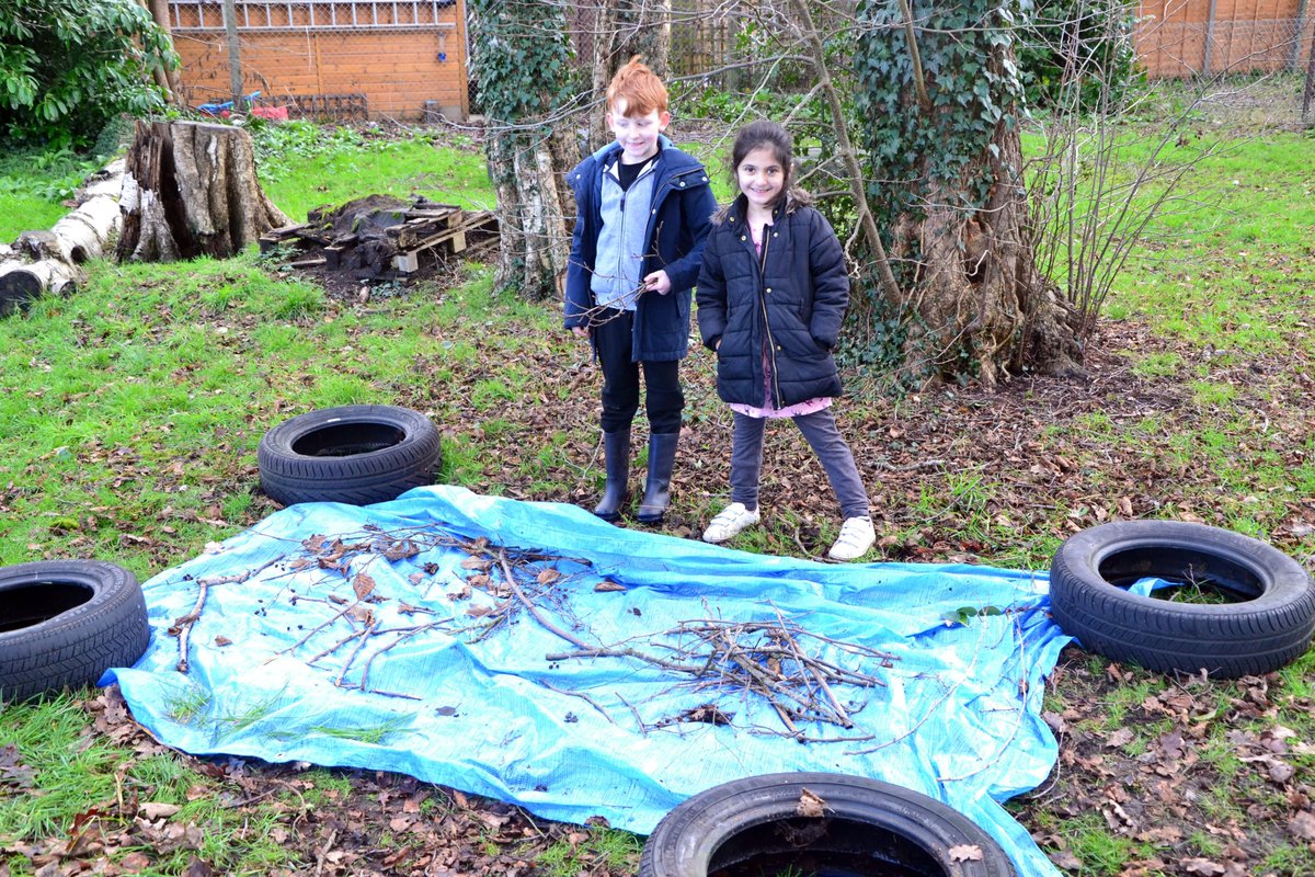 broadmereschool's tweet photo. Today we made thaumatropes. We used a bowsaw with an adult making sure our wood was secure by working in pairs. We also used palm drills making sure our free hand had protective rigging gloves on them. 

Thanks to the @UsefulWood for wood off cuts for today's fire! #forestschool https://t.co/uFvRNaAkkV