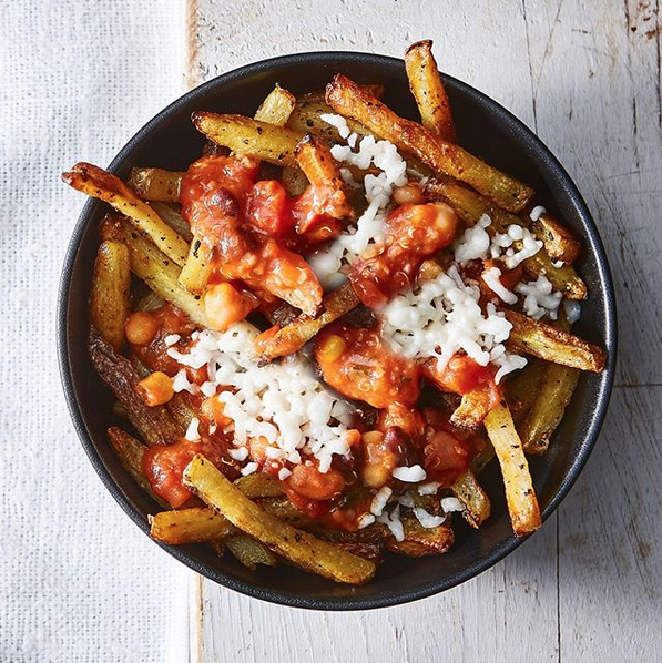 cromwellmgtca's tweet photo. Nos locataires de la Tour Fresk à Québec se régalent avec la toute nouvelle #poutine au #chili du @CopperBranch. Il leur suffit de descendre au rez-de-chaussée.

@Monsaintroch #copperbranch #végétarien #santé

Image : CopperBranch / Instagram

https://t.co/MbWPVJzELl https://t.co/GNQY1jKpsa