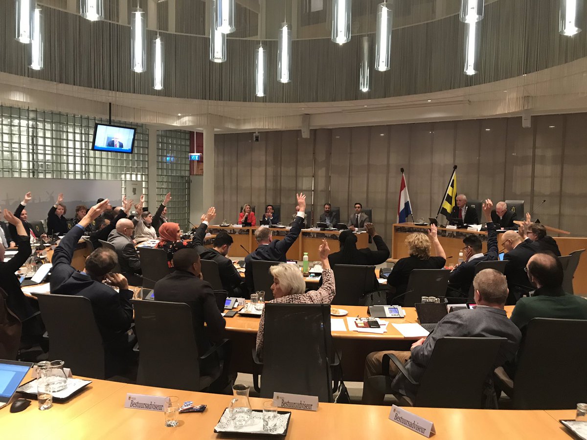 Overgrote meerderheid Gemeenteraad besluit tot opstellen bestemmingsplan voor multifunctionele woonlocatie op Schieveste. Periode van onderzoek is hiermee van start. <a href="/vanOMMEdeGROOT/">Van Omme & De Groot</a> <a href="/DuraVermeer/">Dura Vermeer</a> <a href="/VolkerWessels/">VolkerWessels</a> @Synchroon @nieuwbouwSchieveste